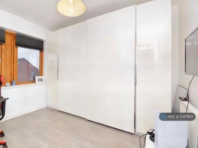 Room for rent in Ledston, West Yorkshire