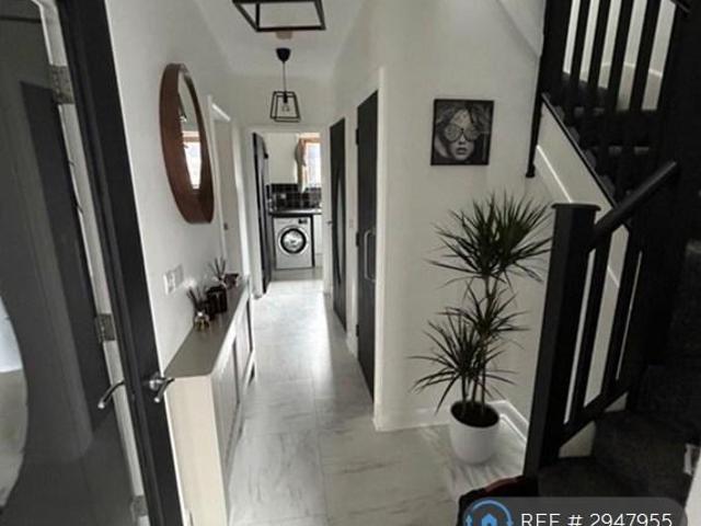 Room for rent in Ledston, West Yorkshire