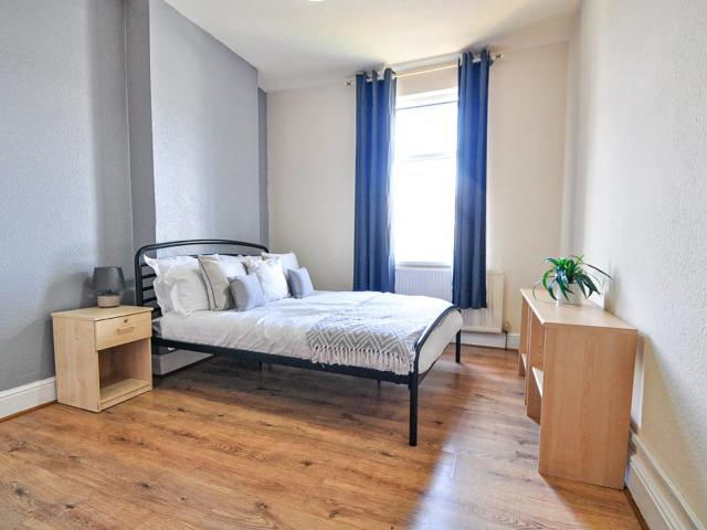 Room for rent in Summerhill, Newport