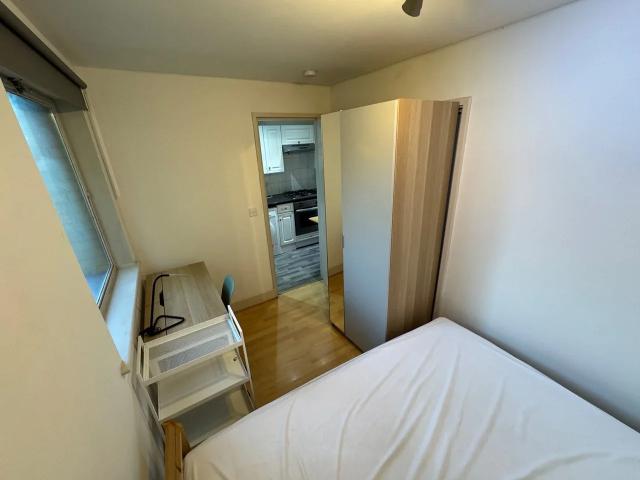 Room for rent in Barnsbury, Greater London
