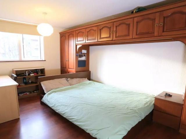 Flat for rent in London Borough of Tower Hamlets, Greater London