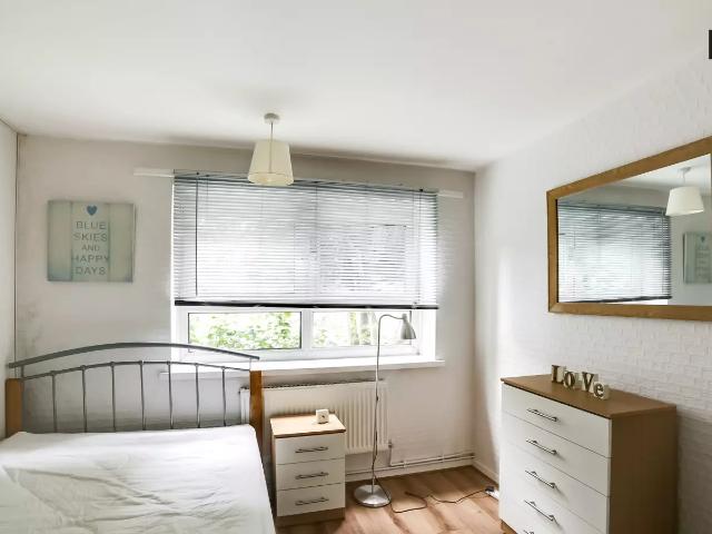 Flat for rent in London Borough of Tower Hamlets, Greater London