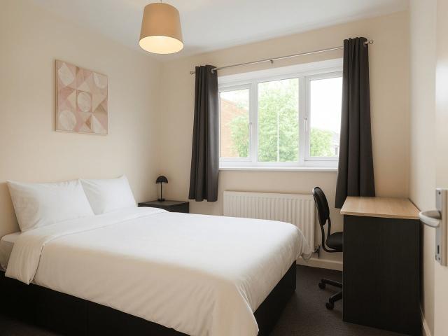 Room for rent in Gipsy Lane Estate, The Slade