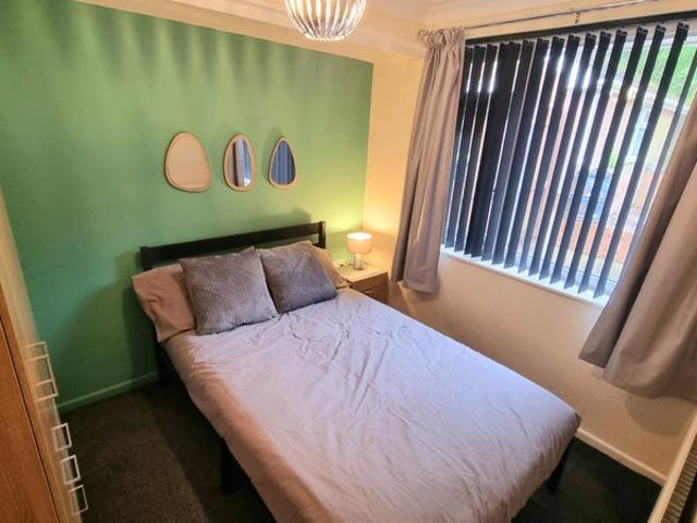 Room for rent in Moses Gate, Lee Bank