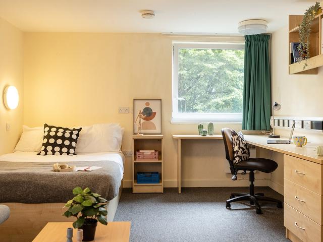 Room for rent in Haddon, East Midlands