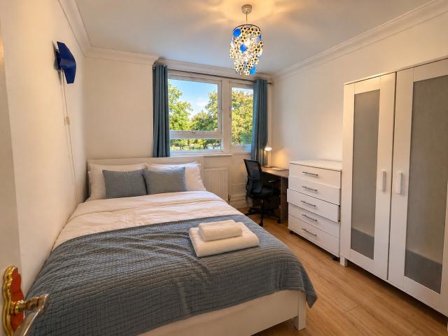Room for rent in Kensal Town, Greater London