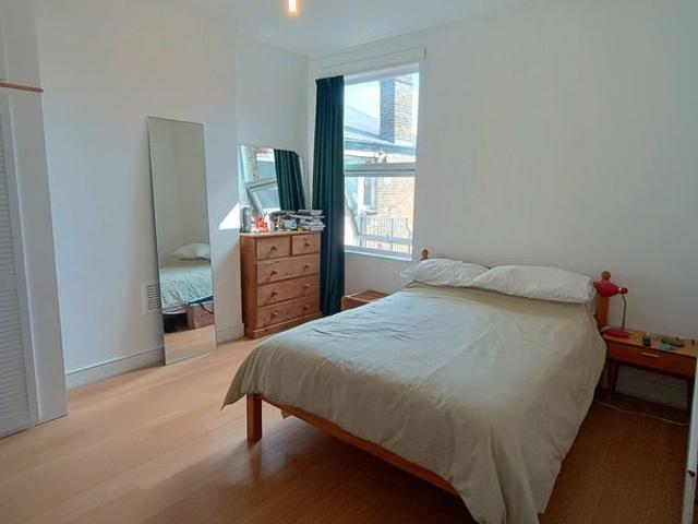 Room for rent in Maryland, Greater London