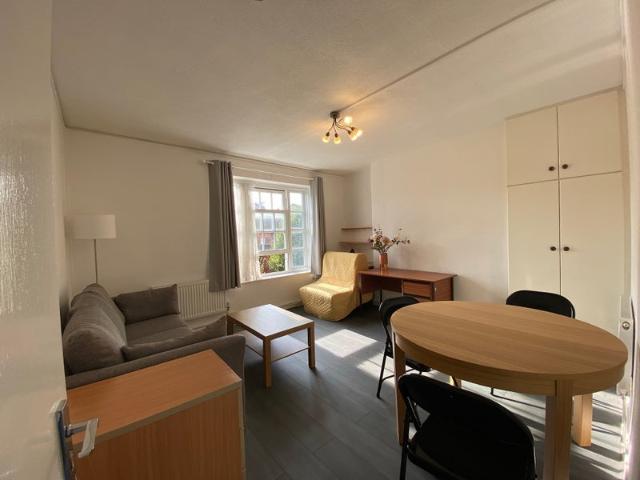 Room for rent in Somers Town, Greater London