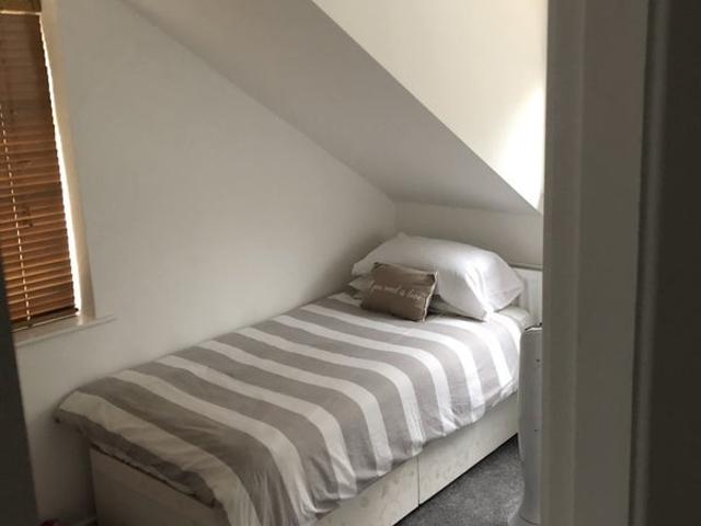 Room for rent in Low Moor, West Yorkshire