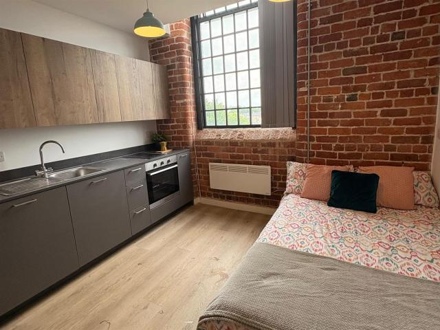 Room for rent in Bare, Lancashire