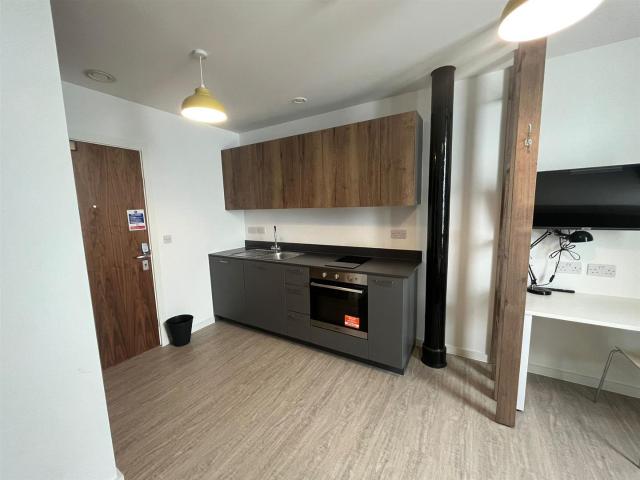 Room for rent in Bare, Lancashire