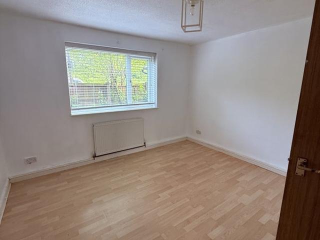 Room for rent in Lee Bank, Greater Manchester