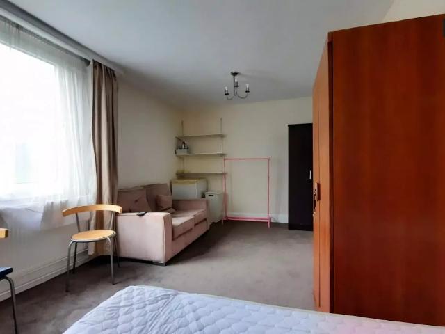 Flat for rent in Highbury, Greater London