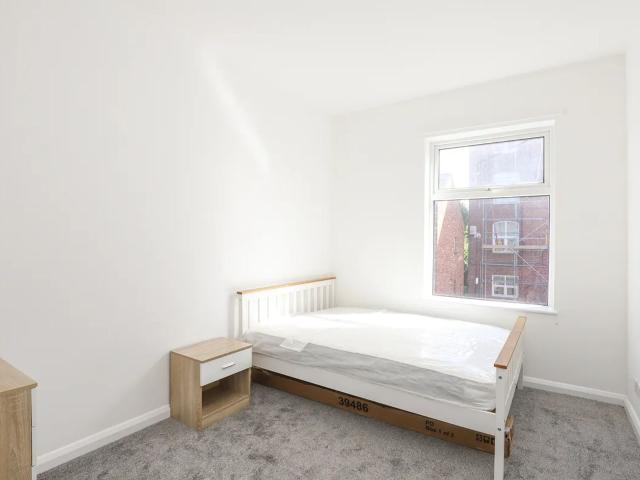 Room for rent in Loundsley Green, East Midlands