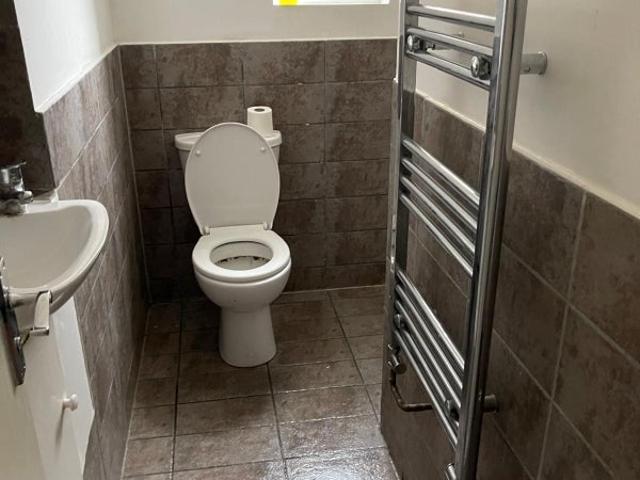 Room for rent in Chingford Mount, Highams Park