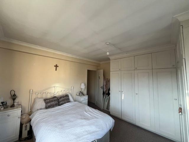 Room for rent in London Borough of Hounslow, Strand