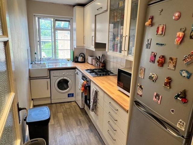 Room for rent in London Borough of Hounslow, Strand
