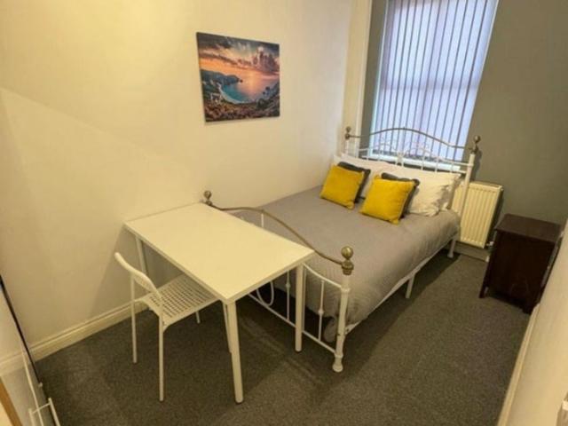 Room for rent in West Bank, Widnes