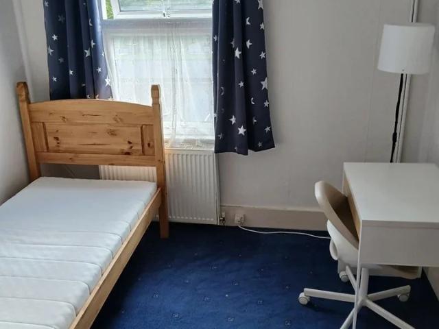 Room for rent in Edmonton, Greater London