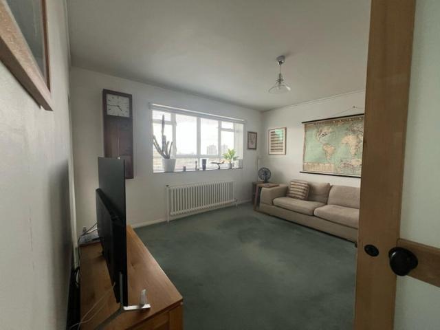 Room for rent in Churchill Gardens Estate, Greater London