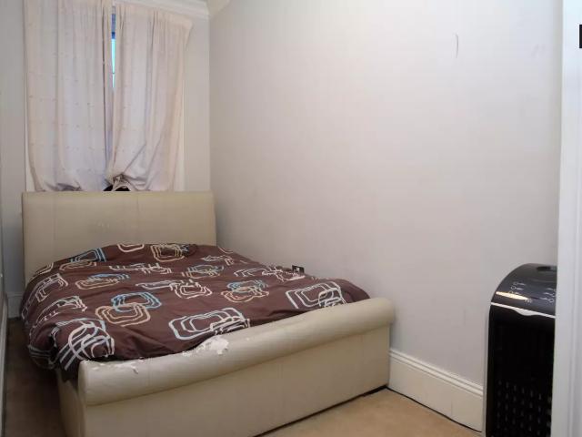 Flat for rent in Kensal Town, Greater London