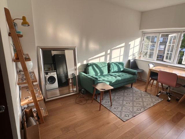 Room for rent in Somers Town, Greater London