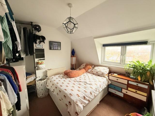 Room for rent in Oval, Greater London