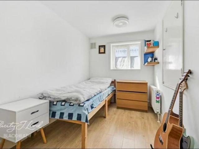 Room for rent in Shooters Hill, Greater London