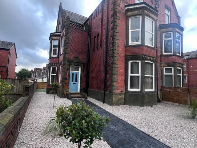 Room for rent in Fernhill, Bury