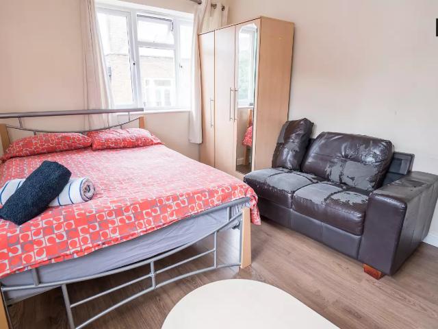 Flat for rent in St. George in the East, Greater London