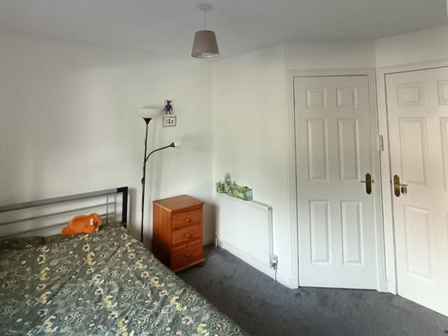 Room for rent in Thornwood, Glasgow