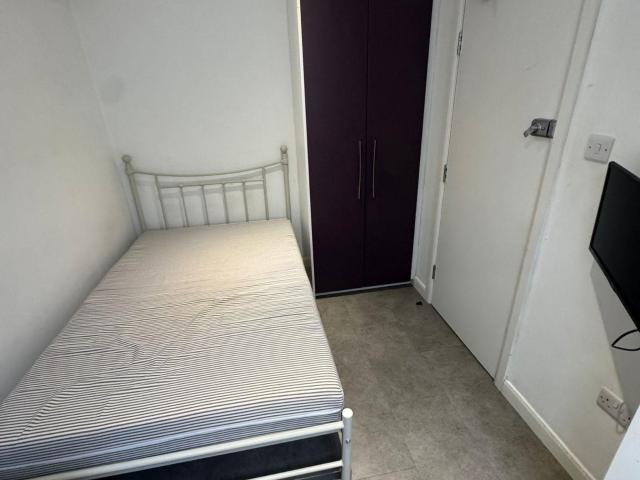 Room for rent in Stoke, Stoke-on-Trent