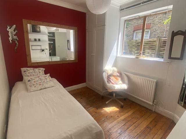 Room for rent in Shepherd's Bush, Greater London
