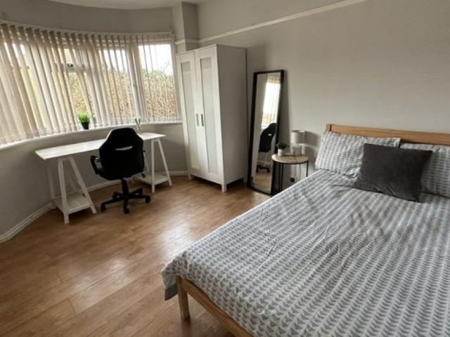 Room for rent in St John's, Worcestershire