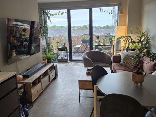 Room for rent in London Borough of Lewisham, Ladywell
