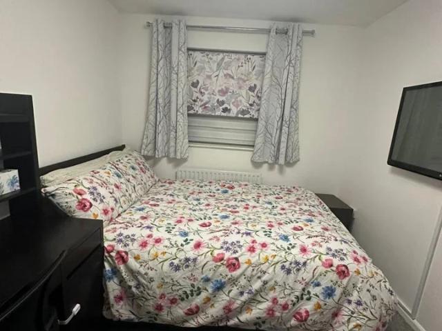 Room for rent in School House, Gloucestershire