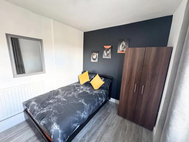 Room for rent in Roehampton, Greater London
