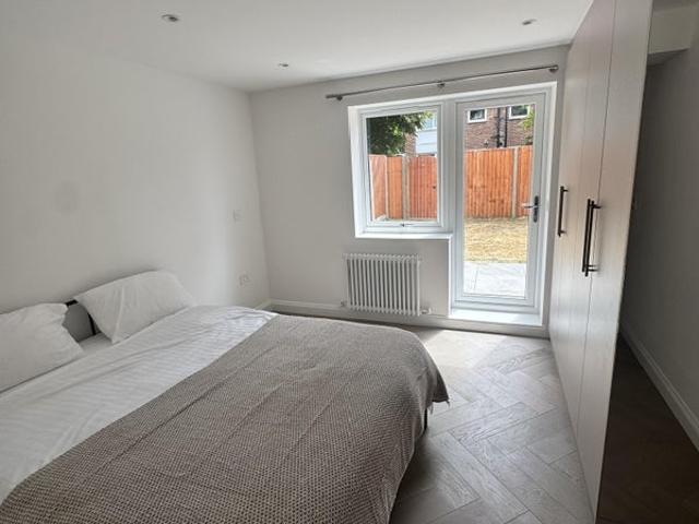 Flat for rent in Royal Borough of Greenwich, Greater London