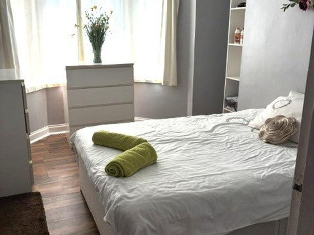 Room for rent in Falcon Lodge, Wales