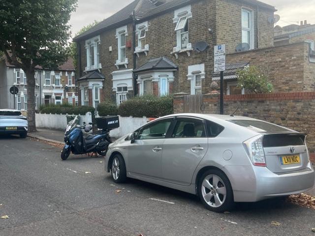 Room for rent in Plashet, Greater London