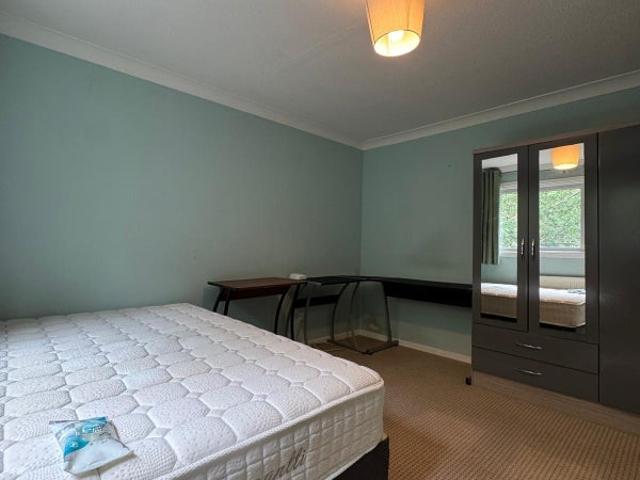 Room for rent in Broadfield, Glynde