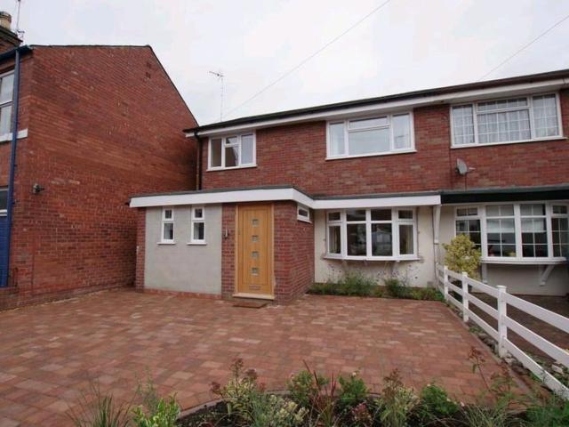 Room for rent in Baswich, Staffordshire