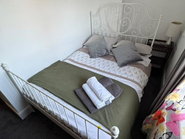 Room for rent in London Borough of Richmond upon Thames, Greater London