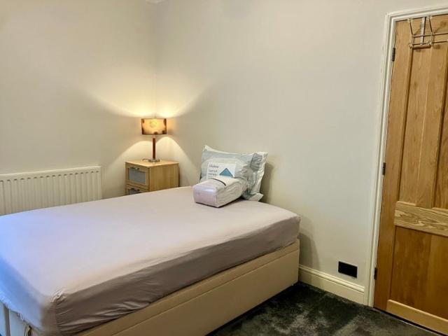 Room for rent in Navestock Side, Essex