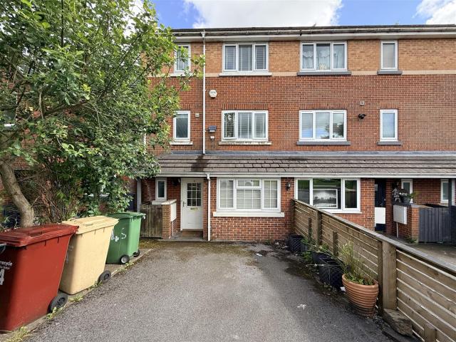 Room for rent in Fernhill Gate, Lee Bank