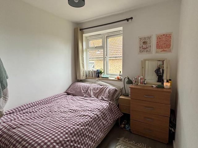 Room for rent in London Borough of Hammersmith and Fulham, Greater London
