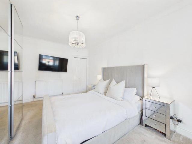 Room for rent in Croftfoot, Scotland