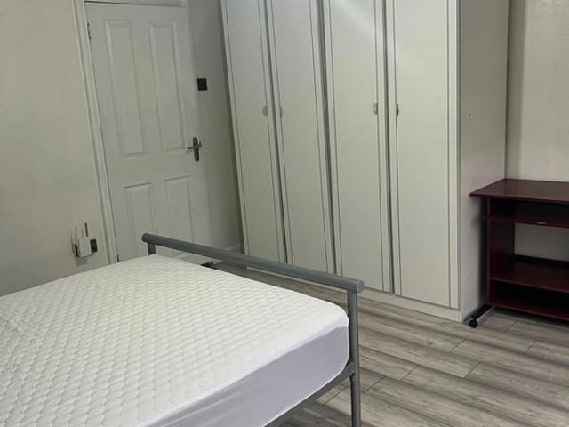 Room for rent in Custom House, Greater London