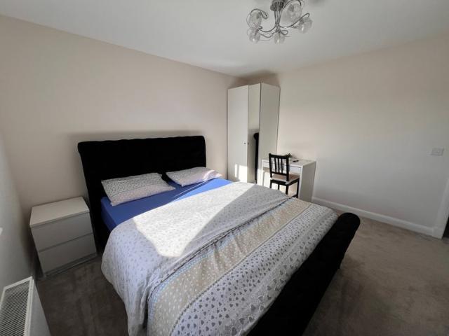 Room for rent in Calderwood, East Calder