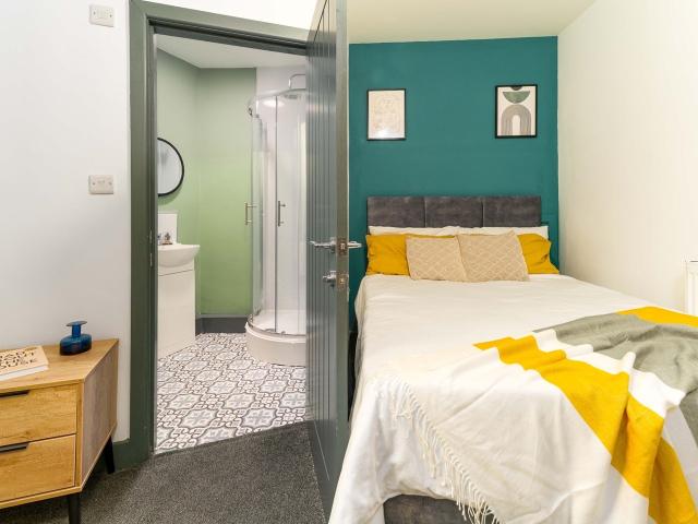 Room for rent in Lee Bank, Greater Manchester